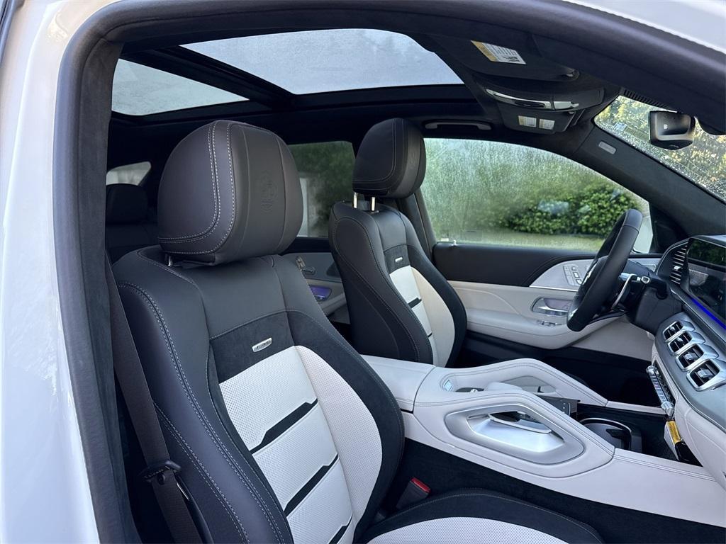 new 2025 Mercedes-Benz AMG GLE 63 car, priced at $137,320