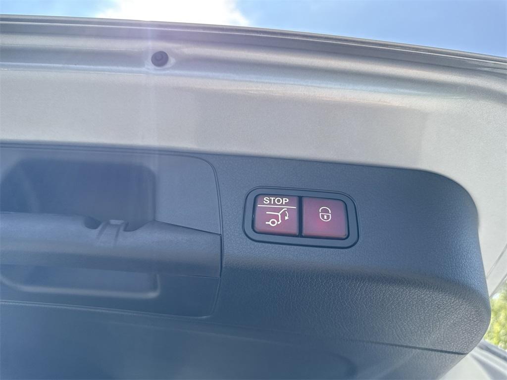 new 2026 Mercedes-Benz GLB 250 car, priced at $52,565