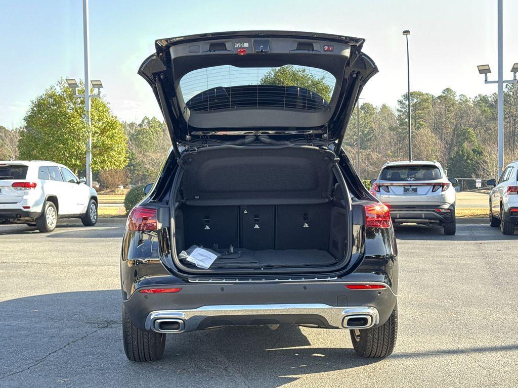 used 2025 Mercedes-Benz GLA 250 car, priced at $39,050