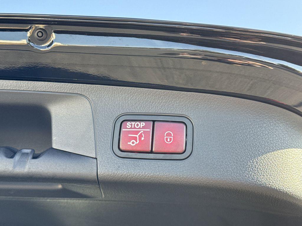 used 2025 Mercedes-Benz GLA 250 car, priced at $39,050