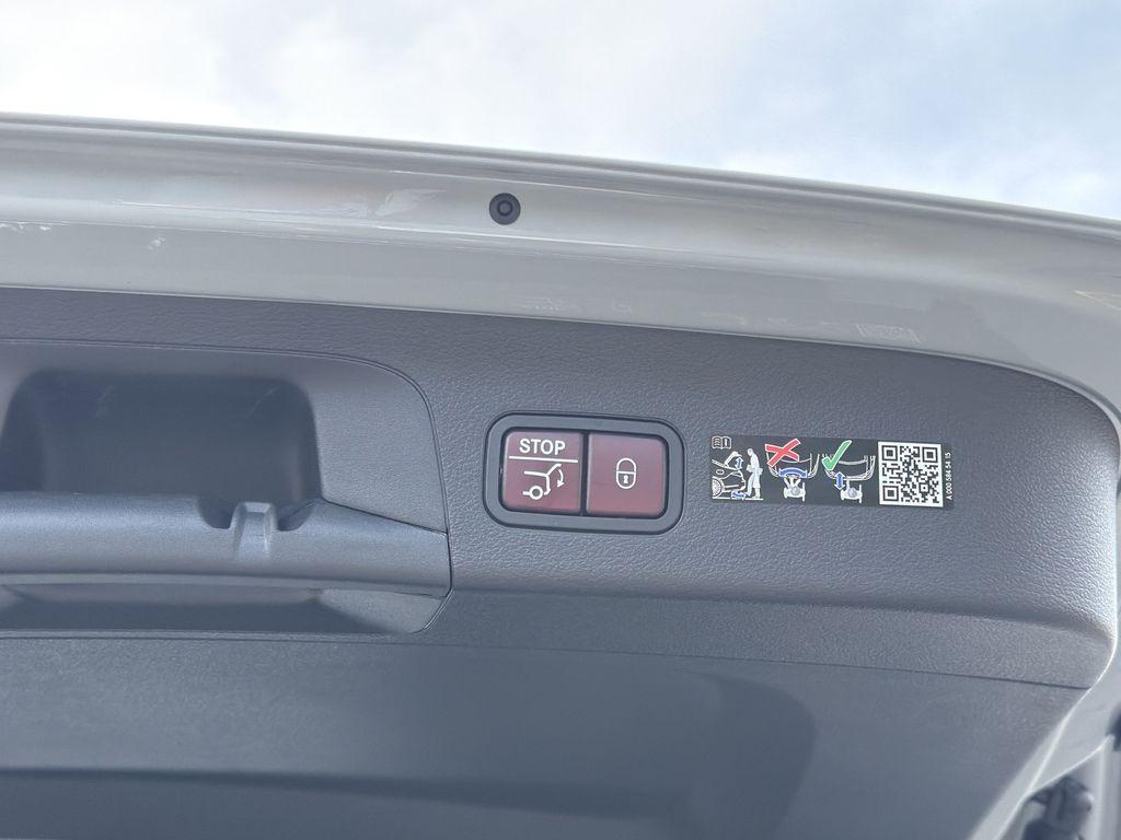 new 2026 Mercedes-Benz GLS 450 car, priced at $106,670