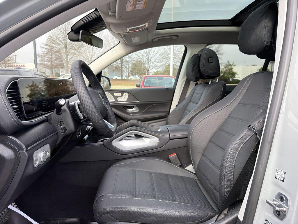 new 2026 Mercedes-Benz GLS 450 car, priced at $106,670