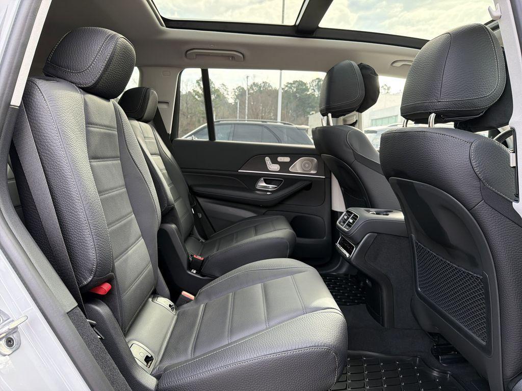 new 2026 Mercedes-Benz GLS 450 car, priced at $106,670
