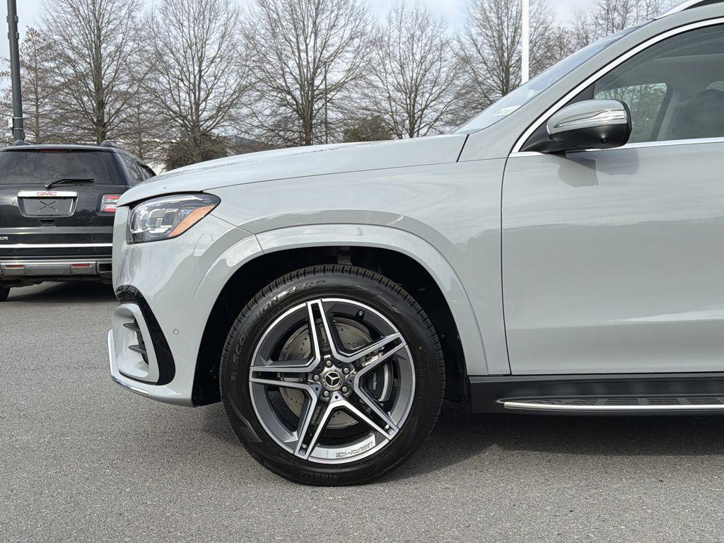 new 2026 Mercedes-Benz GLS 450 car, priced at $106,670