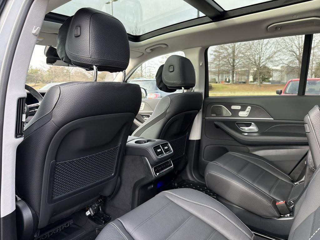 new 2026 Mercedes-Benz GLS 450 car, priced at $106,670