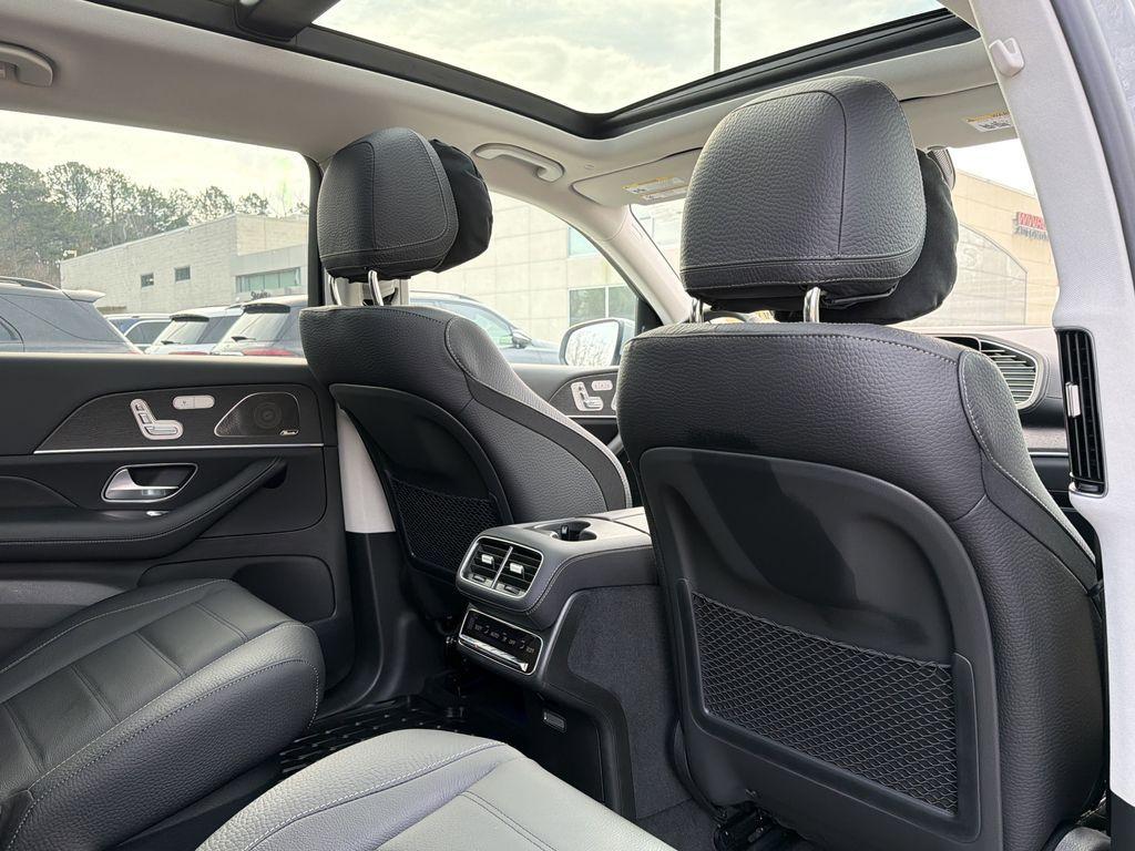 new 2026 Mercedes-Benz GLS 450 car, priced at $106,670