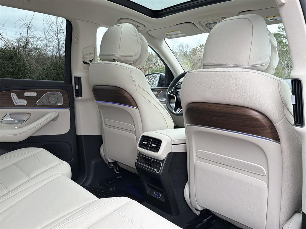 new 2026 Mercedes-Benz GLS 450 car, priced at $101,335