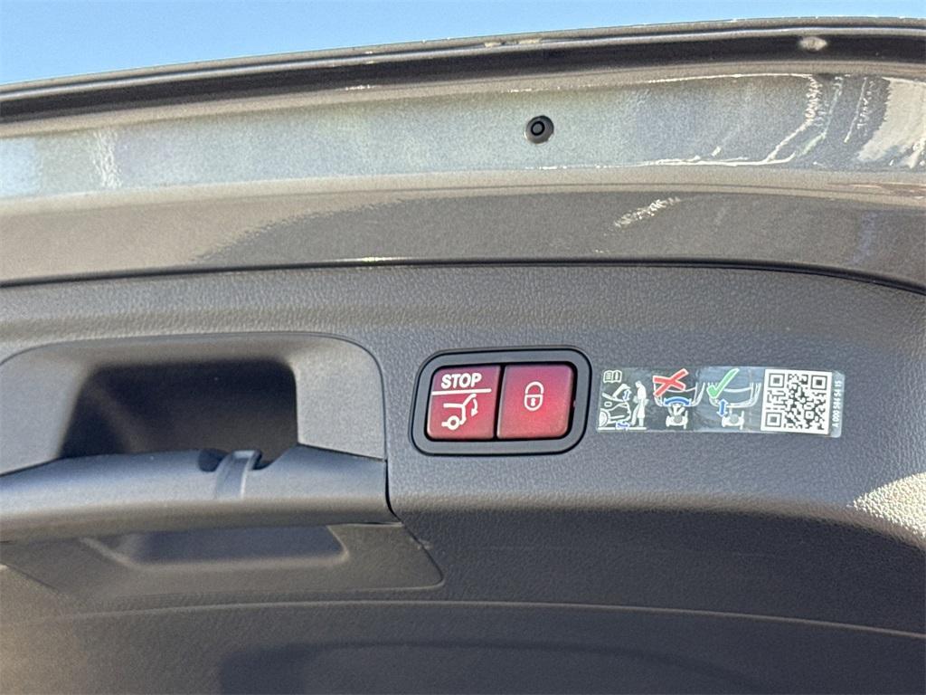 used 2025 Mercedes-Benz GLE 350 car, priced at $59,956