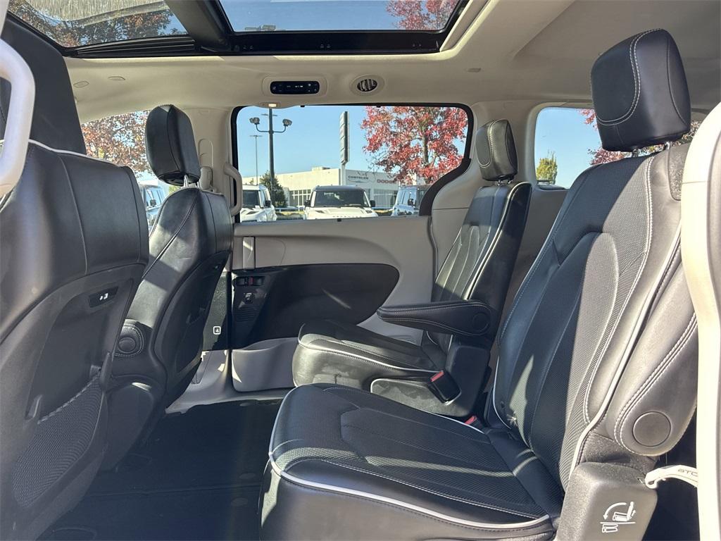 used 2024 Chrysler Pacifica car, priced at $34,237