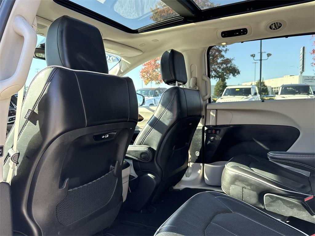 used 2024 Chrysler Pacifica car, priced at $34,237