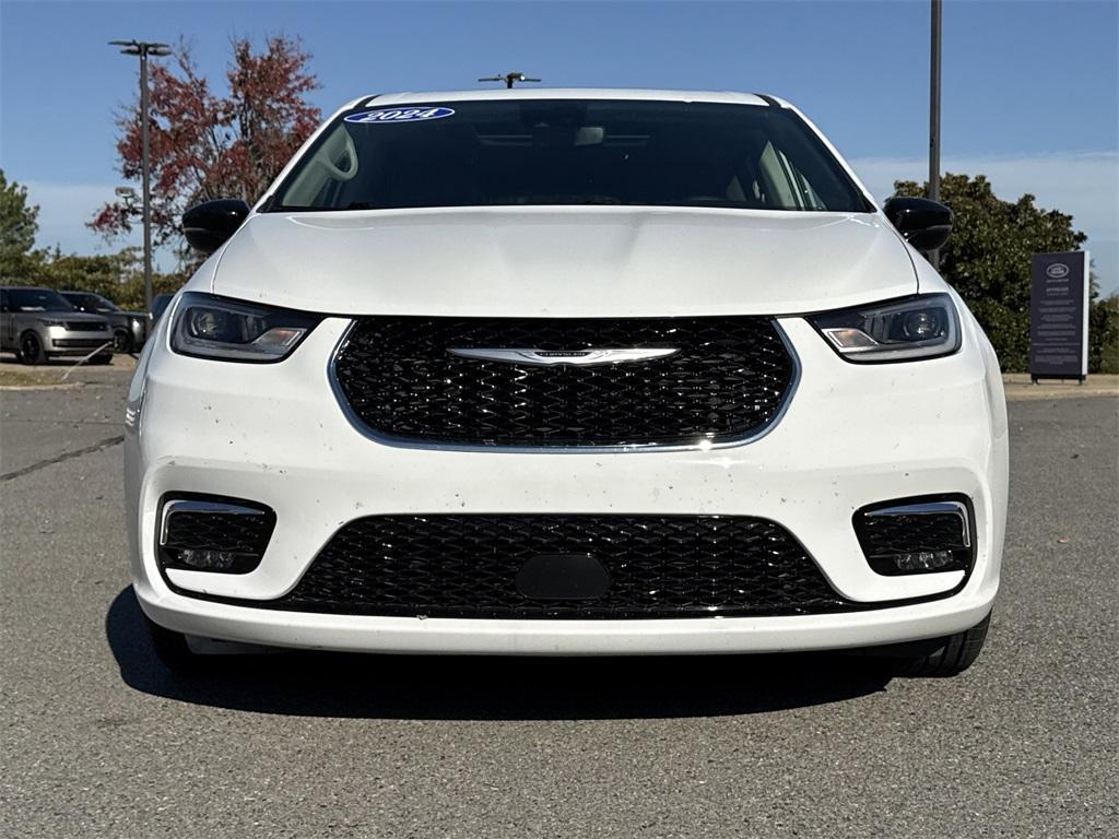 used 2024 Chrysler Pacifica car, priced at $34,237