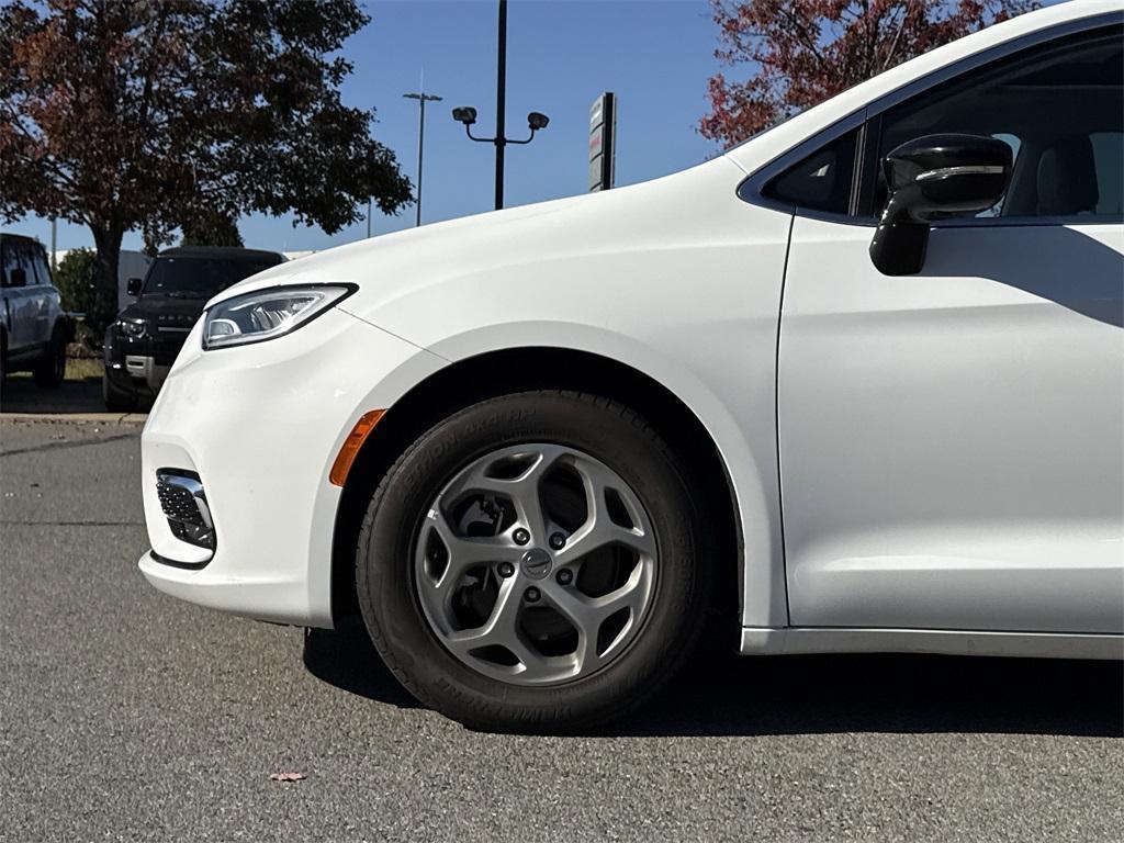 used 2024 Chrysler Pacifica car, priced at $34,237