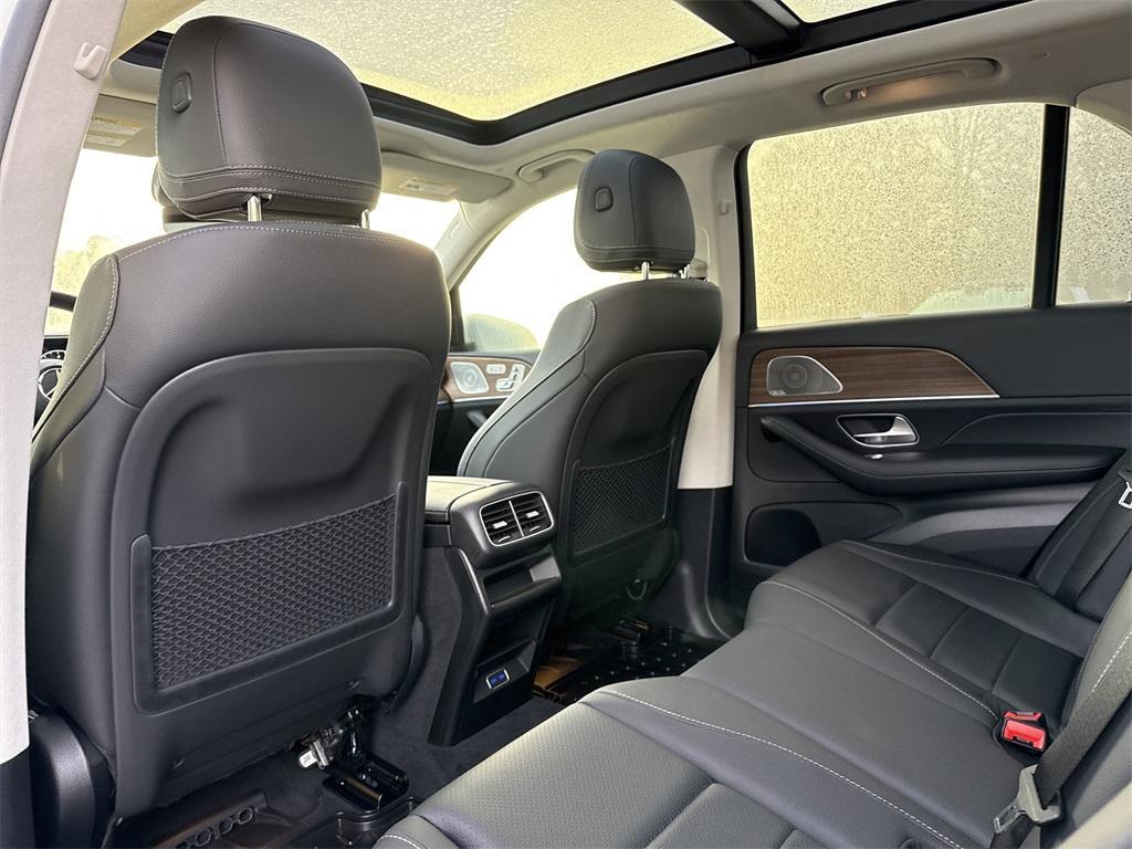 used 2025 Mercedes-Benz GLE 350 car, priced at $63,921