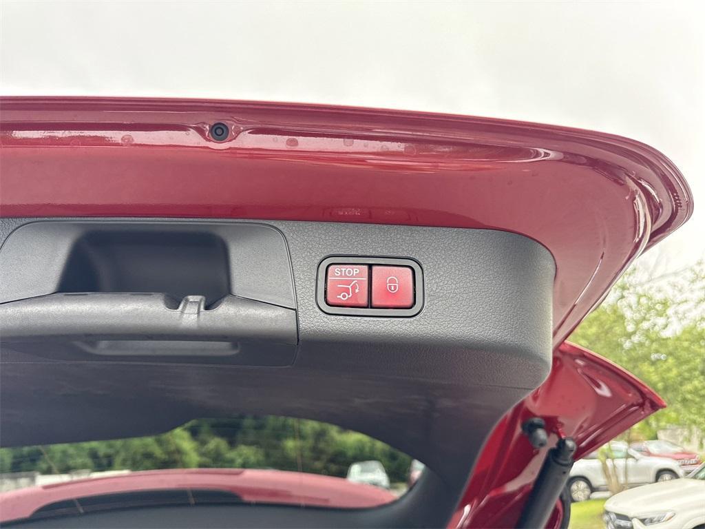 new 2025 Mercedes-Benz GLB 250 car, priced at $50,235