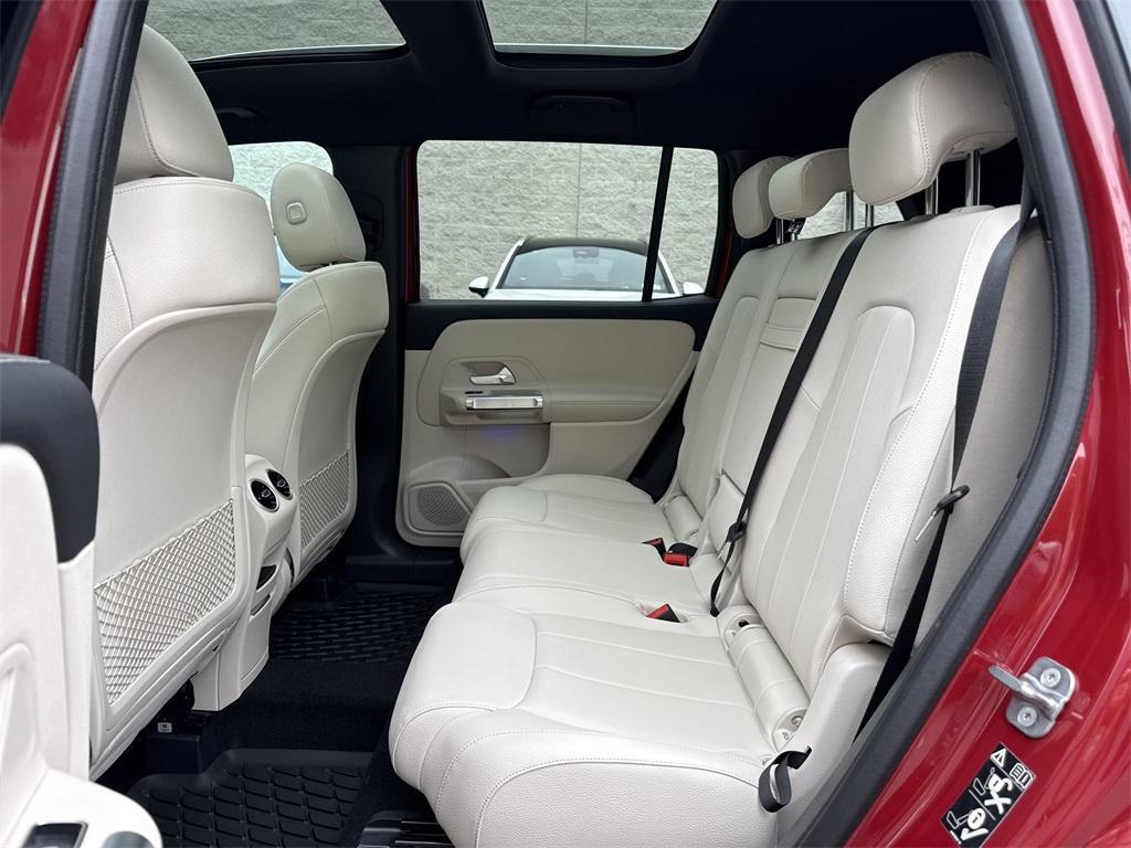 new 2025 Mercedes-Benz GLB 250 car, priced at $50,235