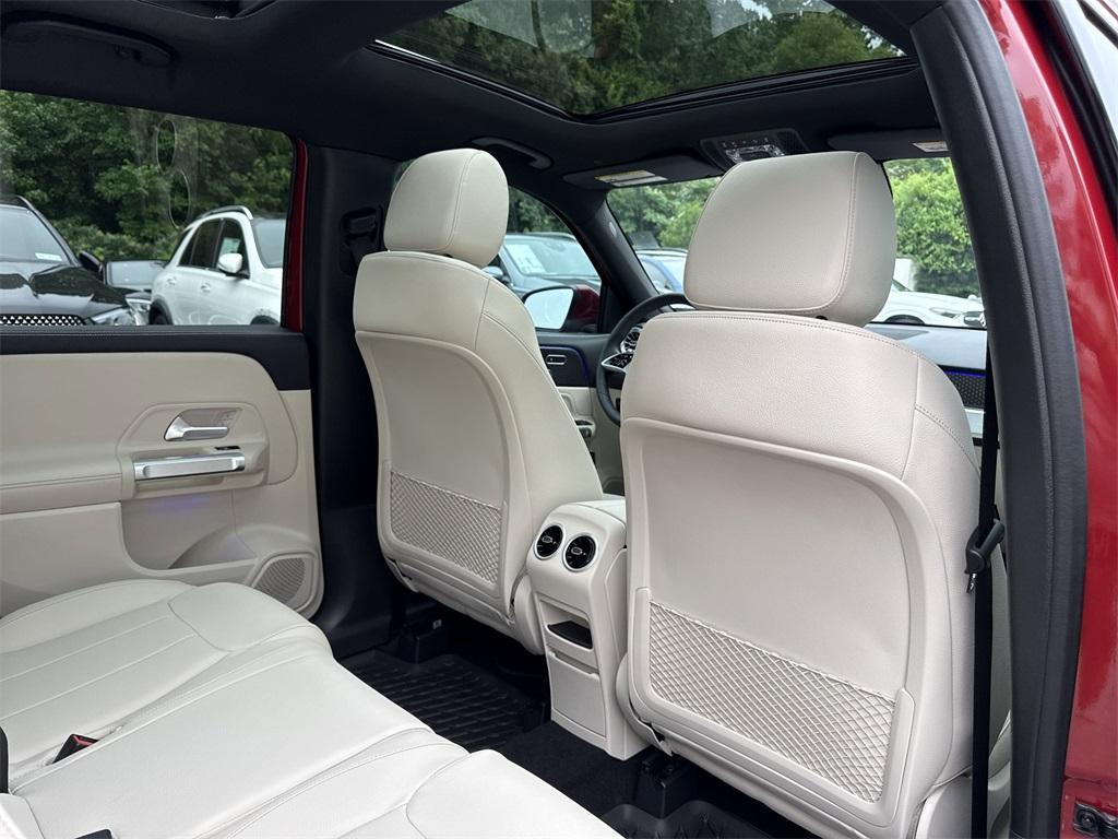 new 2025 Mercedes-Benz GLB 250 car, priced at $50,235