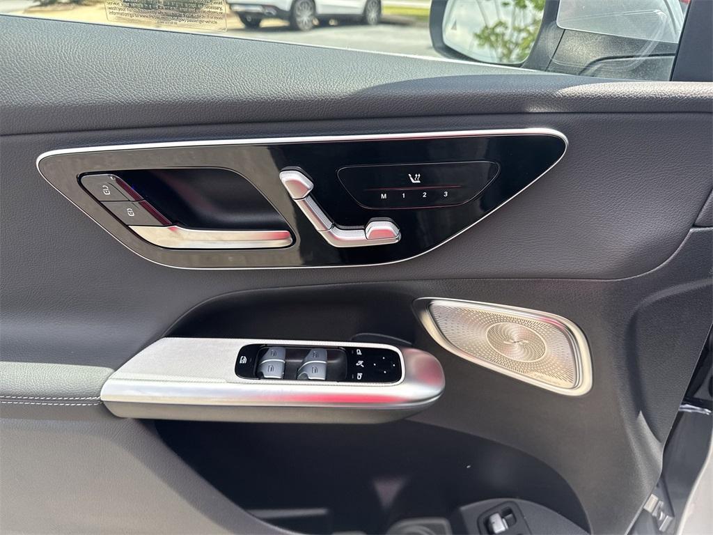 new 2025 Mercedes-Benz GLC 350e car, priced at $65,615