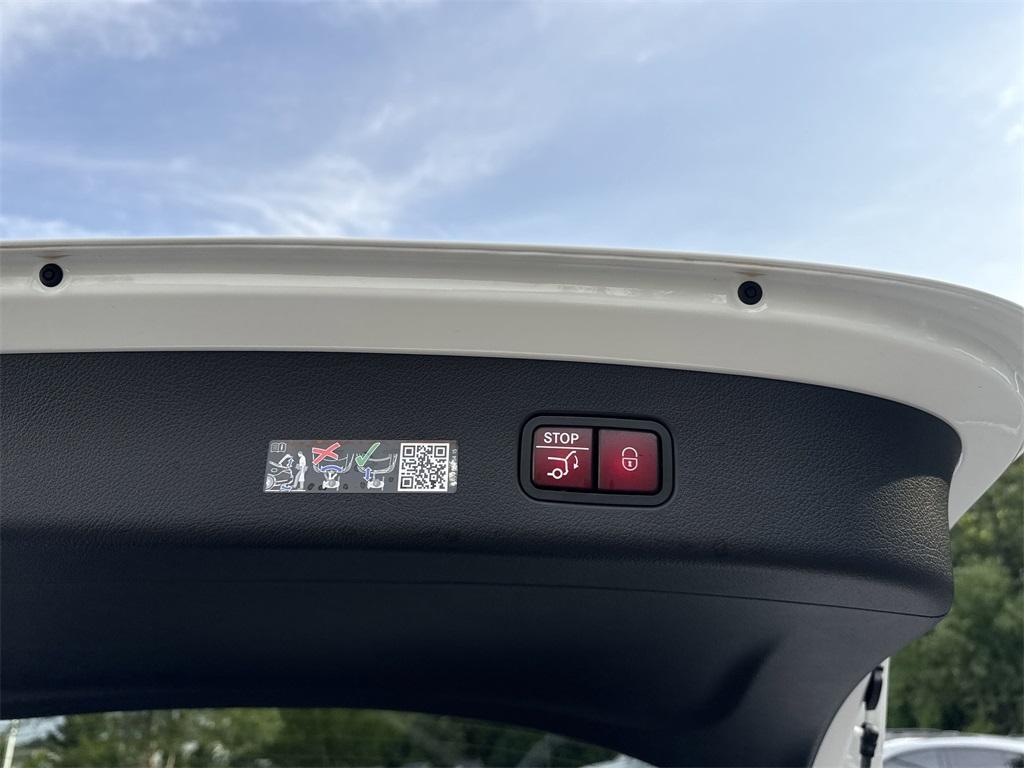 new 2025 Mercedes-Benz GLC 350e car, priced at $63,650