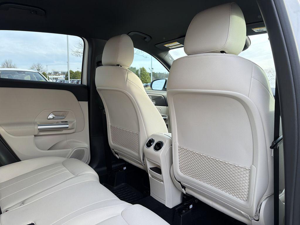 used 2025 Mercedes-Benz GLA 250 car, priced at $39,096