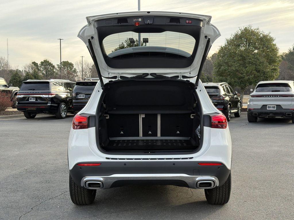 used 2025 Mercedes-Benz GLA 250 car, priced at $39,096