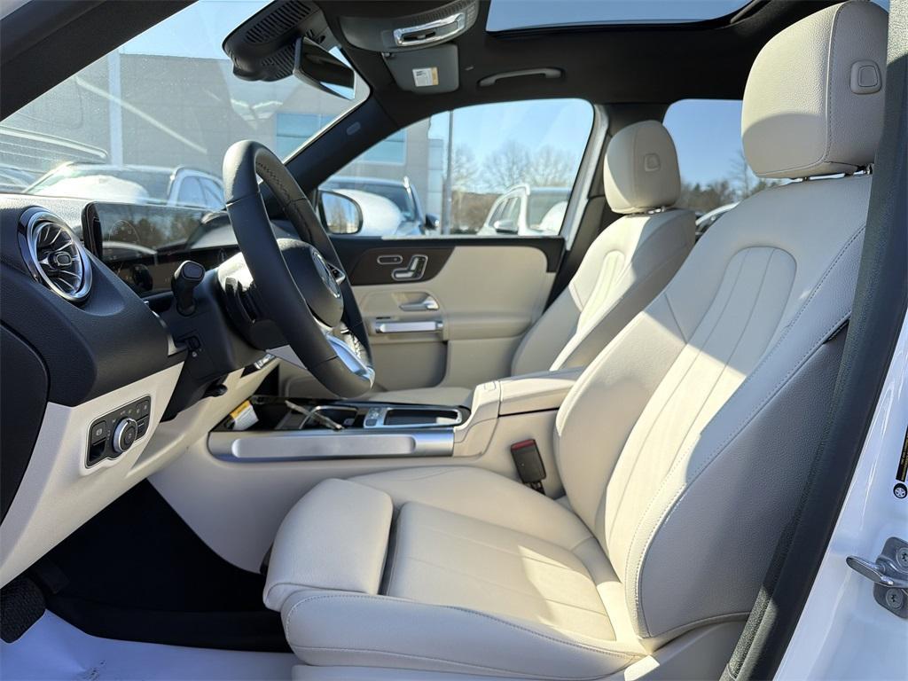 new 2025 Mercedes-Benz GLB 250 car, priced at $52,230