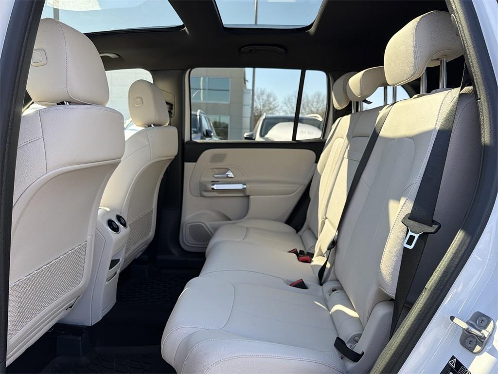 new 2025 Mercedes-Benz GLB 250 car, priced at $52,230