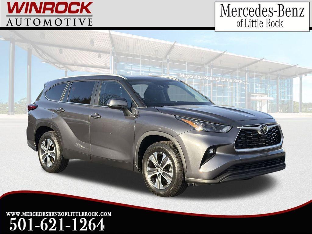 used 2023 Toyota Highlander car, priced at $33,736