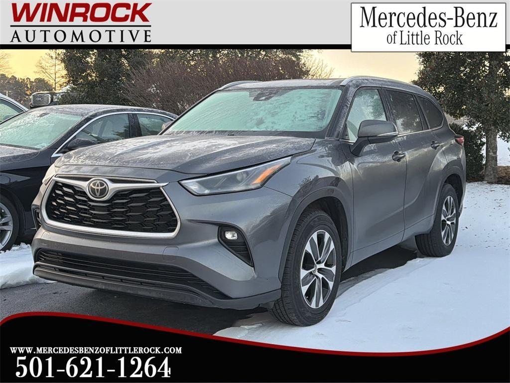 used 2023 Toyota Highlander car, priced at $34,500