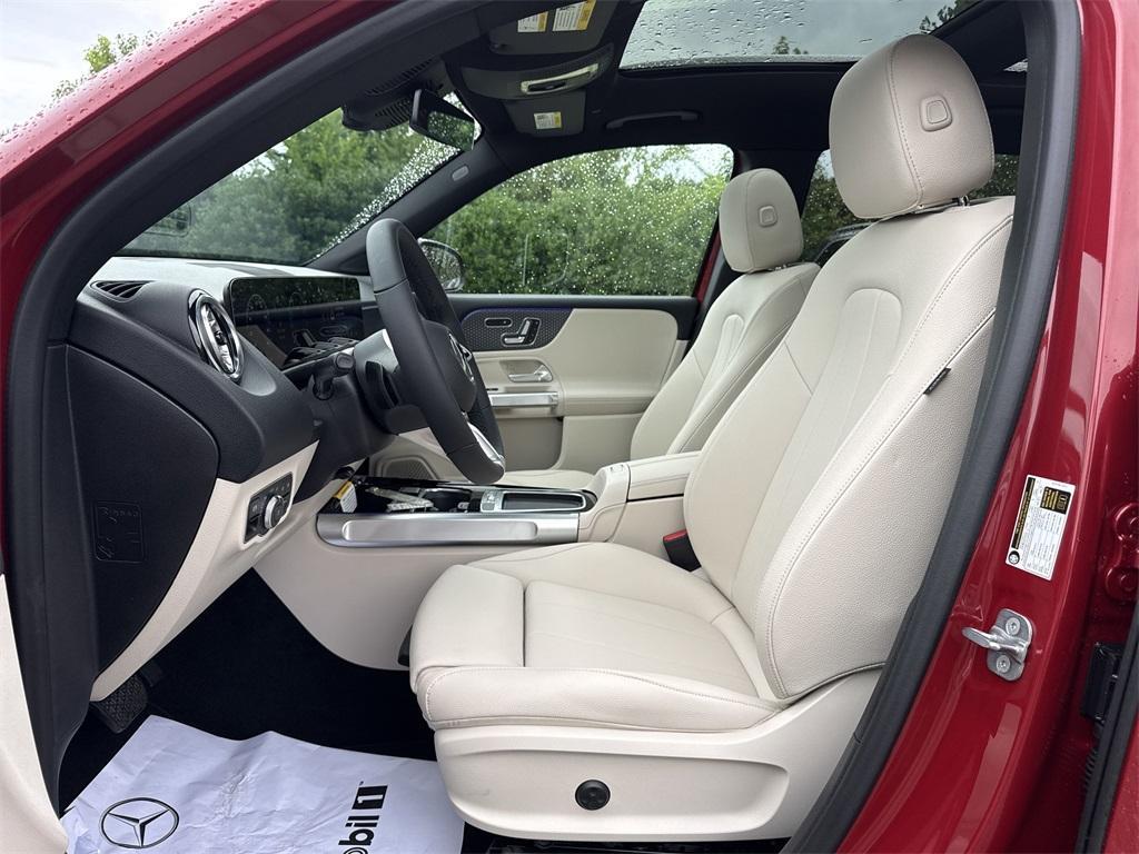 new 2025 Mercedes-Benz GLB 250 car, priced at $50,235
