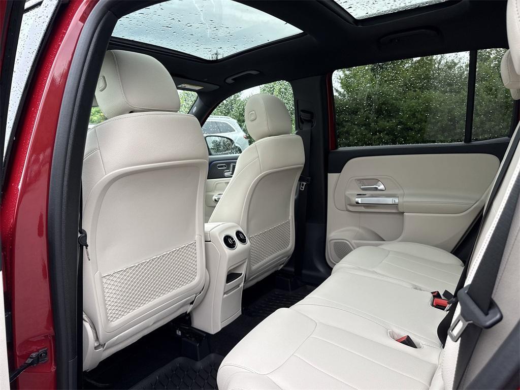 new 2025 Mercedes-Benz GLB 250 car, priced at $50,235