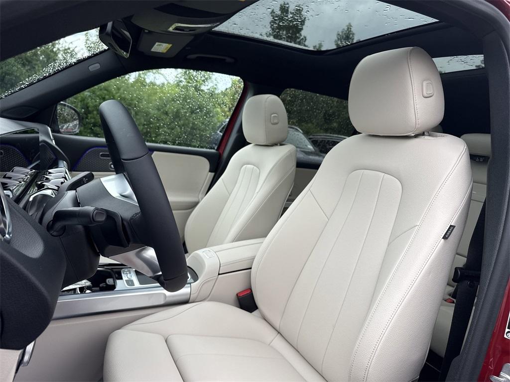 new 2025 Mercedes-Benz GLB 250 car, priced at $50,235