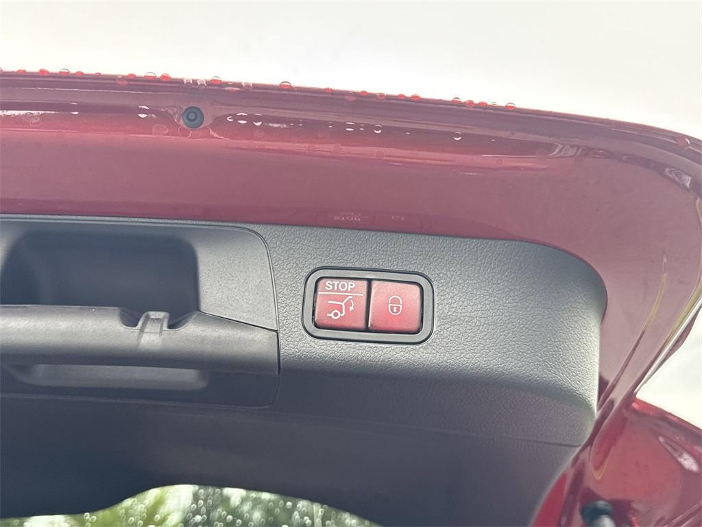 new 2025 Mercedes-Benz GLB 250 car, priced at $50,235