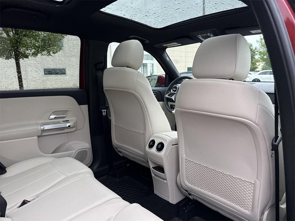 new 2025 Mercedes-Benz GLB 250 car, priced at $50,235