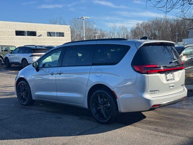 new 2026 Chrysler Pacifica car, priced at $49,961