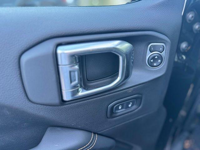 new 2025 Jeep Wrangler car, priced at $43,988