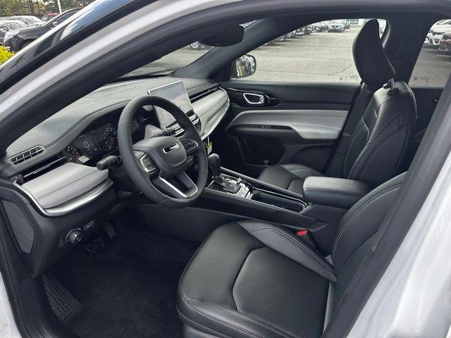 new 2025 Jeep Compass car, priced at $28,947