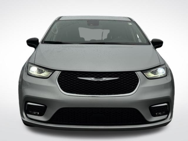 used 2024 Chrysler Pacifica car, priced at $29,000