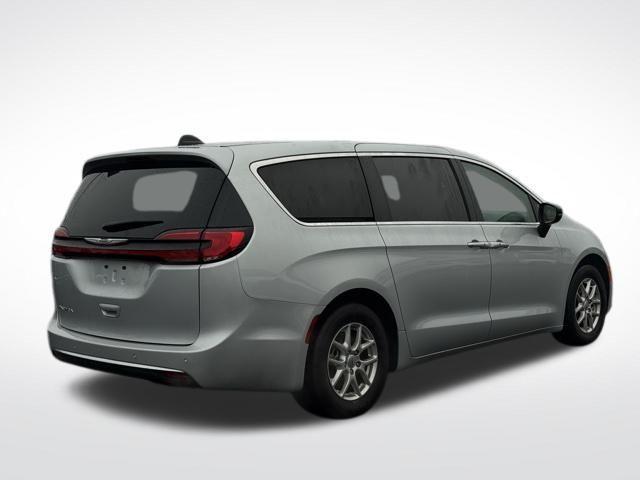 used 2024 Chrysler Pacifica car, priced at $29,000
