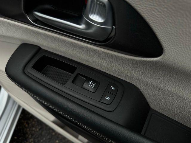 used 2024 Chrysler Pacifica car, priced at $29,000