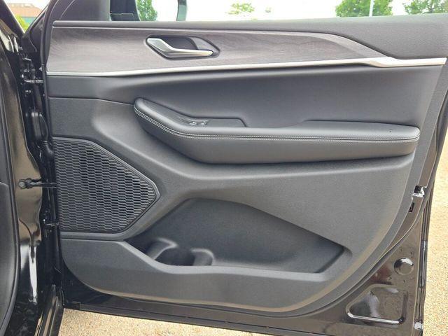 new 2025 Jeep Grand Cherokee L car, priced at $48,489