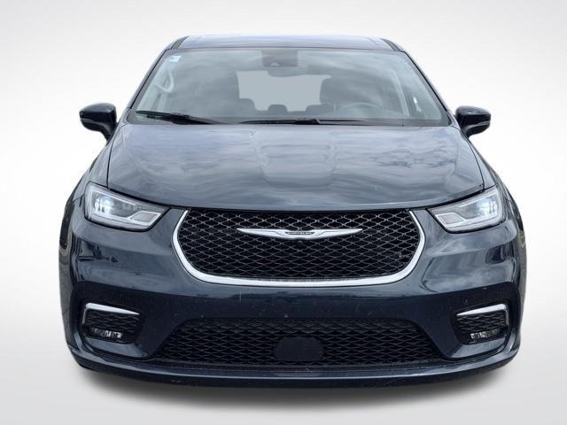 used 2023 Chrysler Pacifica car, priced at $25,304