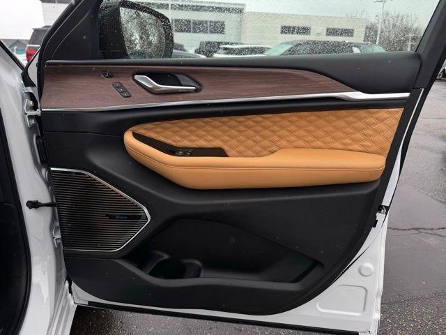 new 2025 Jeep Grand Cherokee car, priced at $56,666