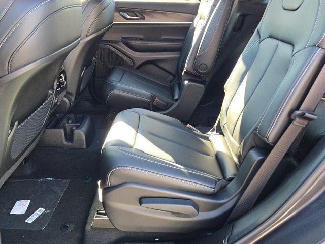 new 2025 Jeep Grand Cherokee L car