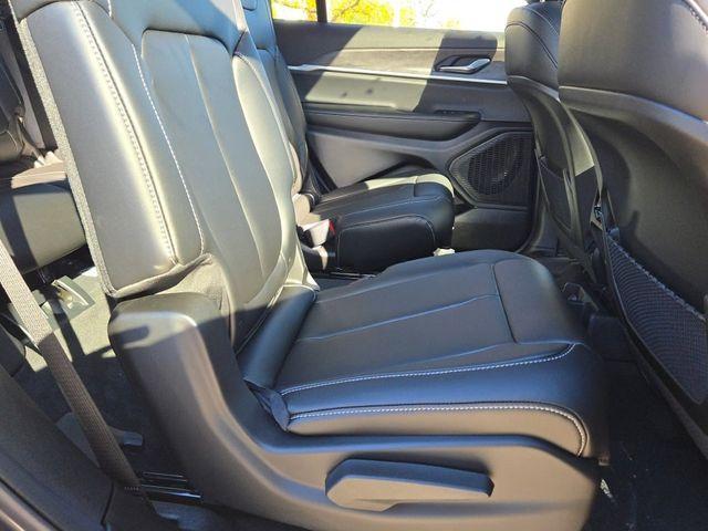 new 2025 Jeep Grand Cherokee L car