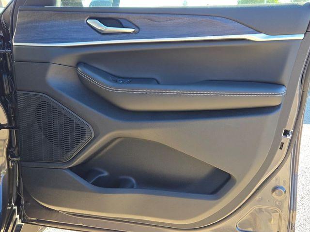 new 2025 Jeep Grand Cherokee L car