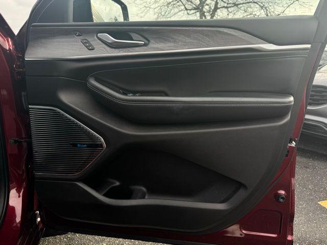 used 2022 Jeep Grand Cherokee car, priced at $30,386