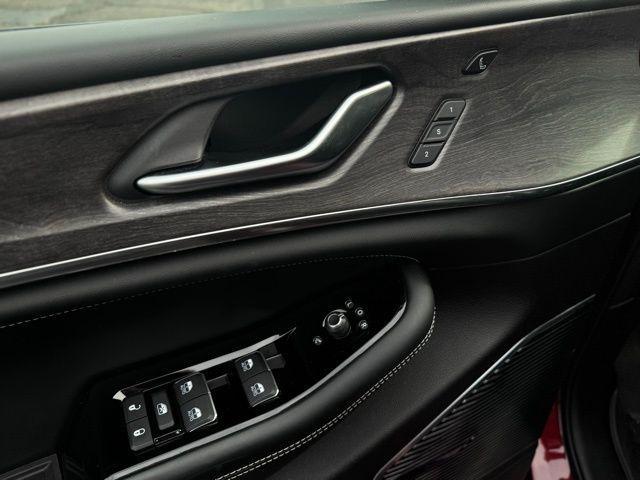 used 2022 Jeep Grand Cherokee car, priced at $30,386