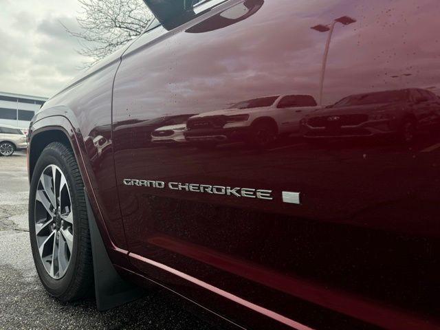 used 2022 Jeep Grand Cherokee car, priced at $30,386