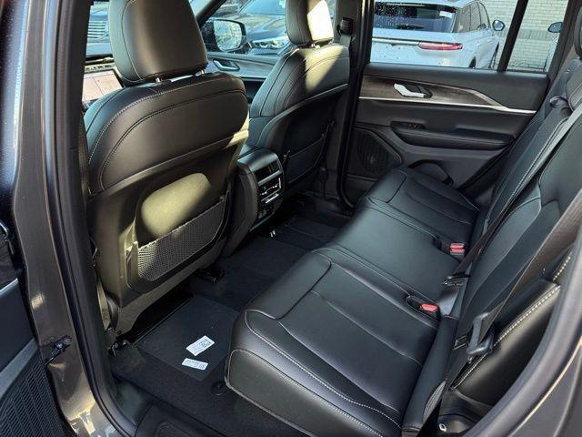 new 2025 Jeep Grand Cherokee car, priced at $45,771