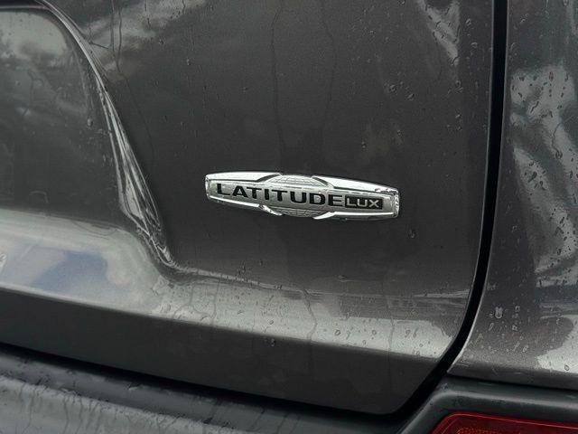 used 2021 Jeep Cherokee car, priced at $18,295